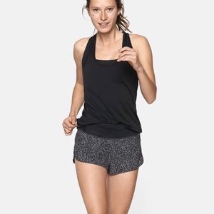 Outdoor voices Hudson shorts scratch print small